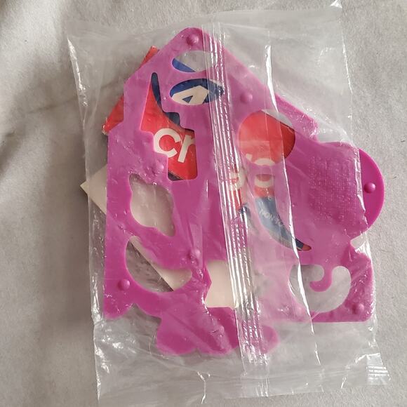 1986 McDonalds Happy Meal Toy Stencils and Crayons New in Package - Picture 2 of 2